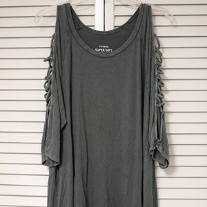 Green Criss Cross Sleeved Shirt (2X)